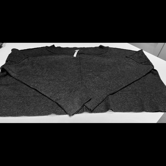 Gray sweater - Picture 2 of 5